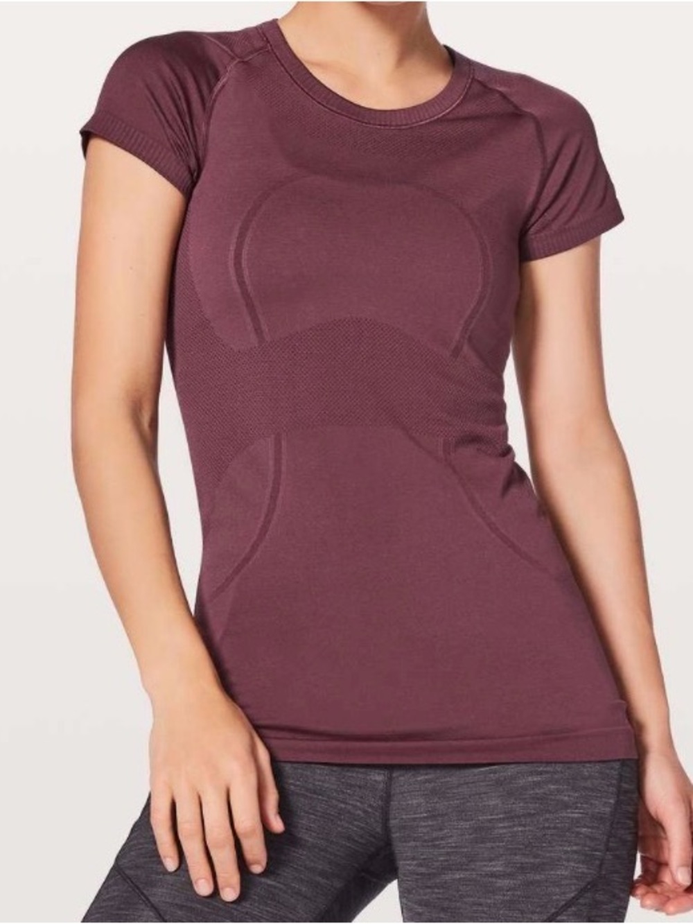 Lululemon Swiftly Tech Short Sleeve Crew ~ 6 ~ Redwood